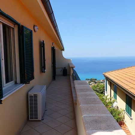 Chic Apartment In Parghelia Italy Exterior photo