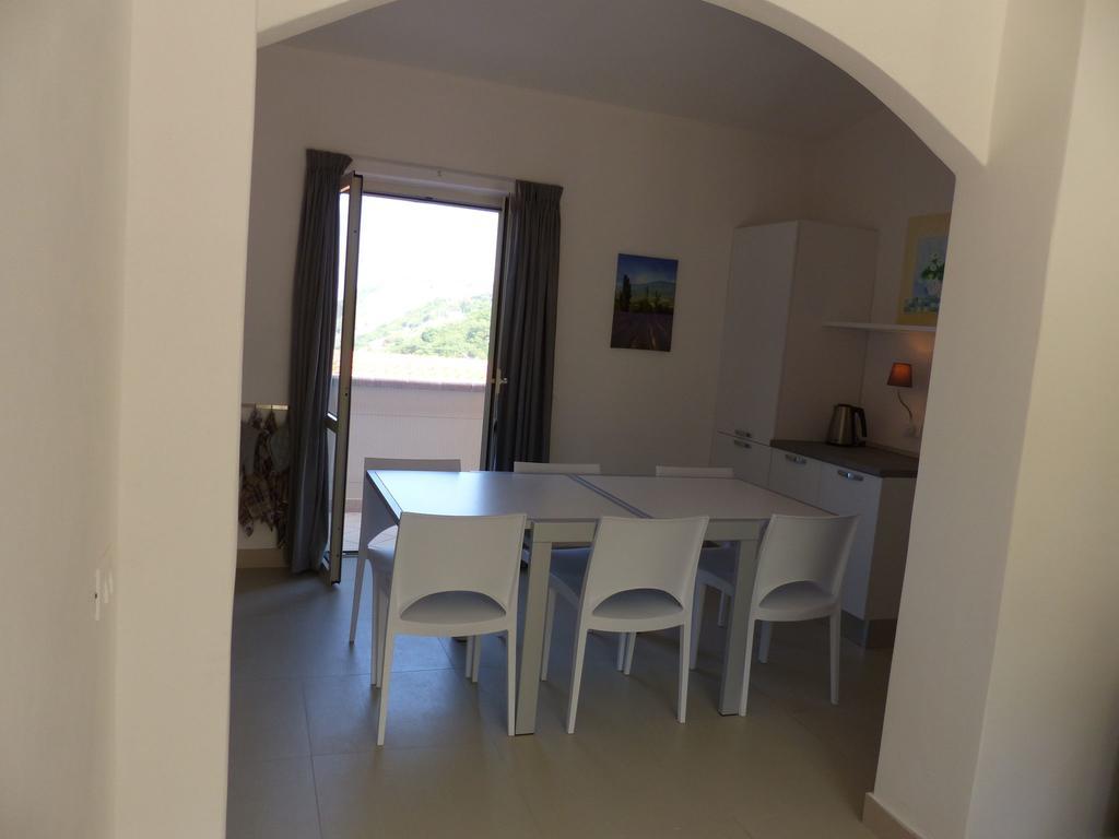 Chic Apartment In Parghelia Italy Exterior photo